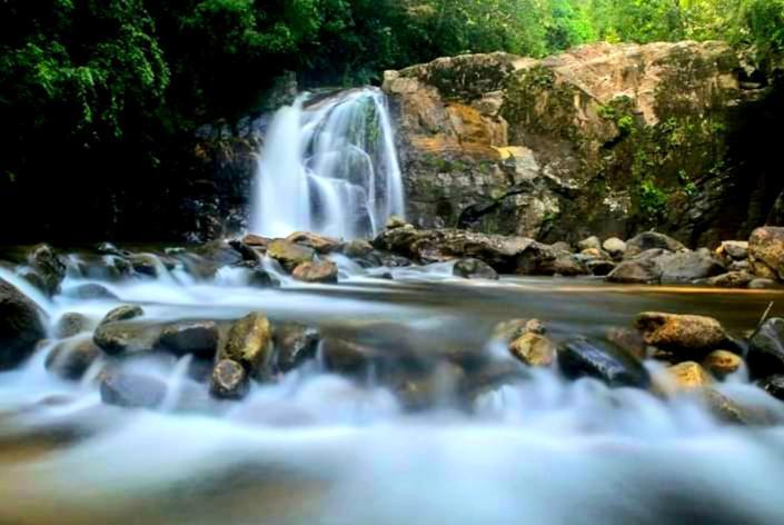 Rainforest River Bay Deniyaya Luaran gambar