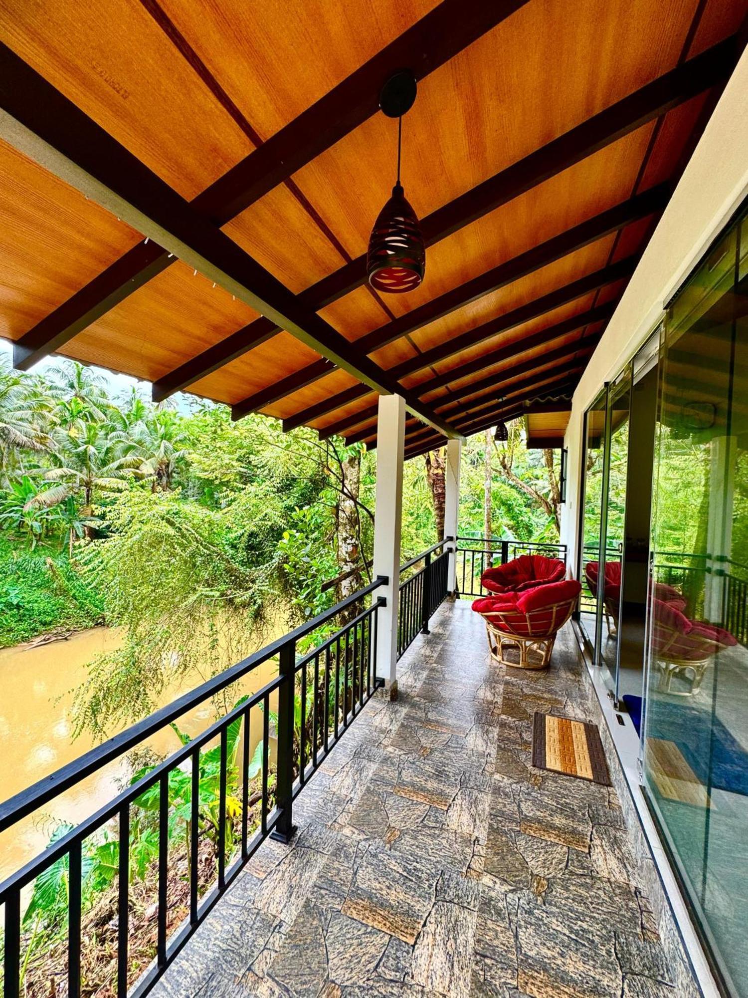 Rainforest River Bay Deniyaya Luaran gambar